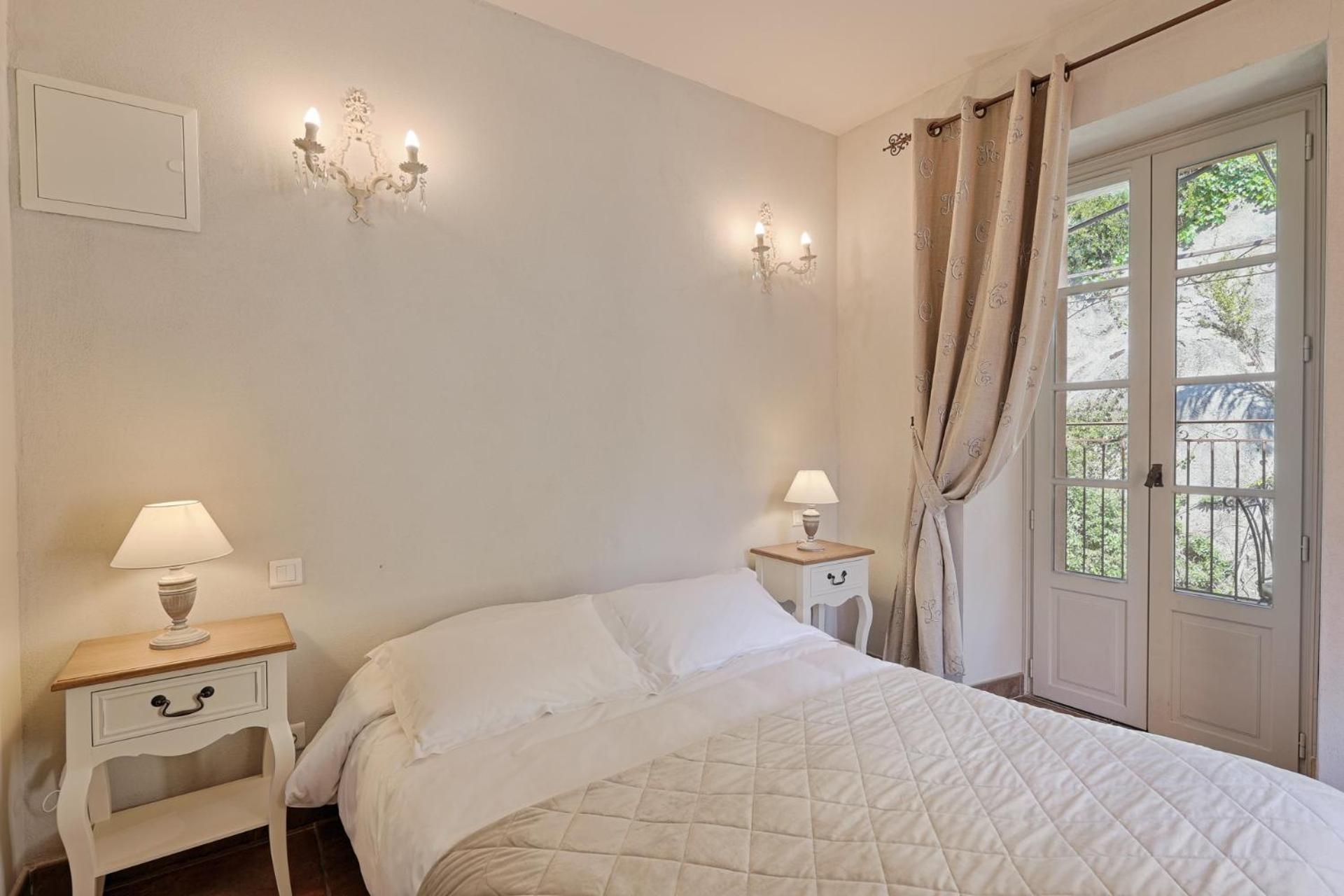 Du Cigalou - Les Collectionneurs Hotel