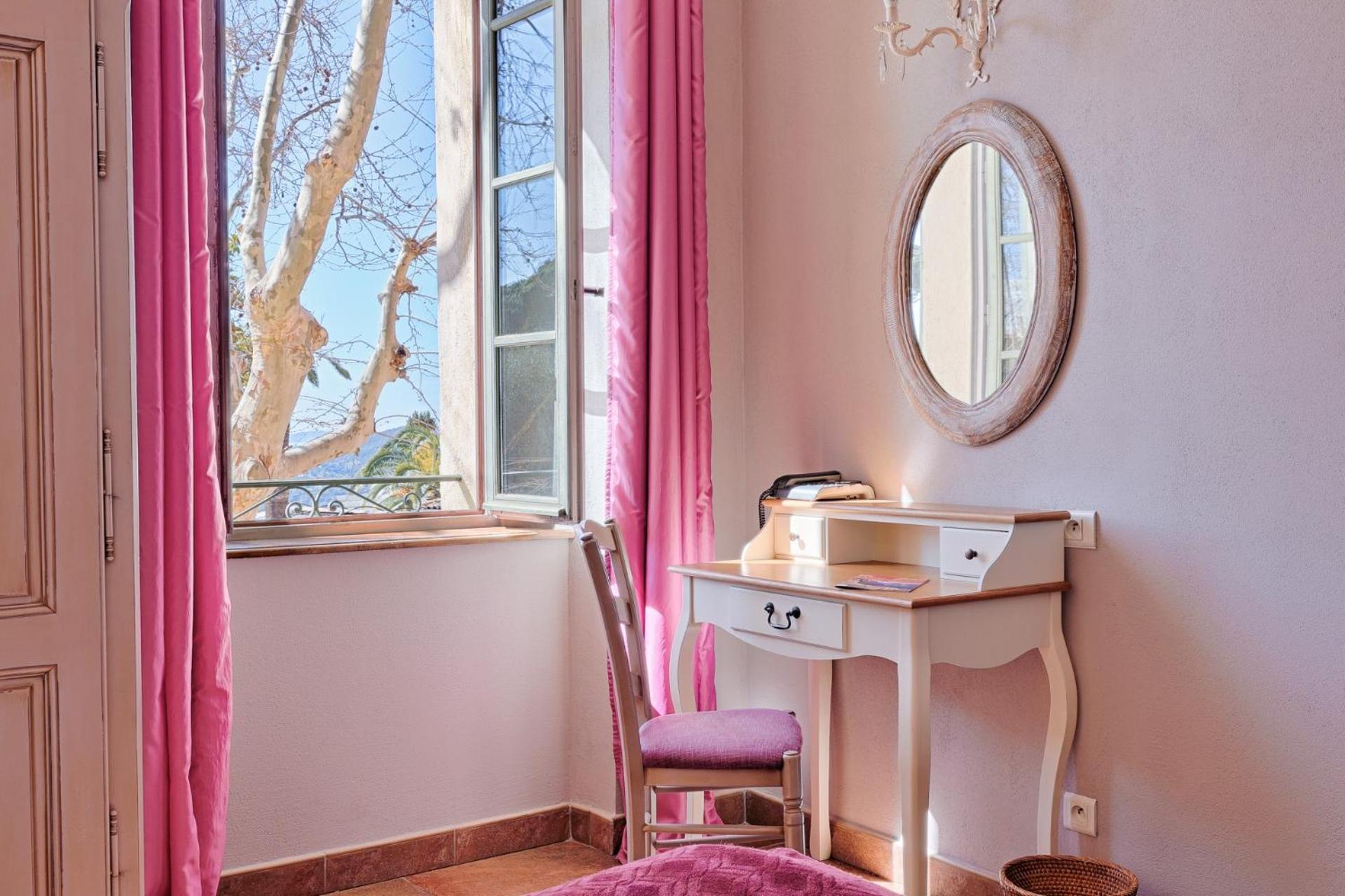 Du Cigalou - Les Collectionneurs Hotel 3*